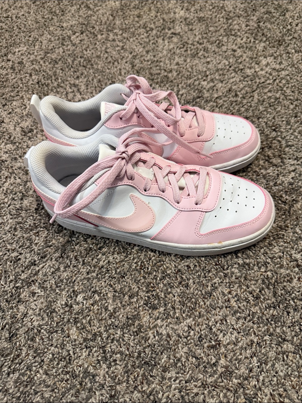 Nike Women's Pink and White Low-Top Sneakers